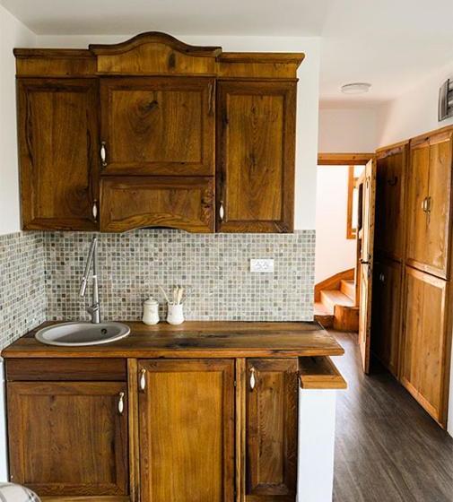 تختخواب و صبحانه Woodland Resort