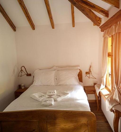 تختخواب و صبحانه Woodland Resort