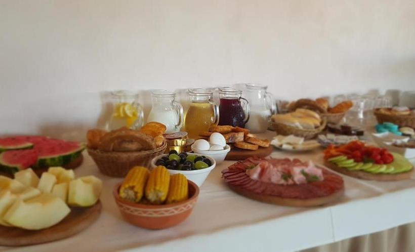 تختخواب و صبحانه Woodland Resort