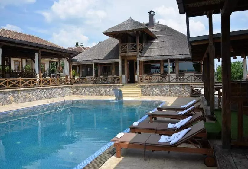 تختخواب و صبحانه Woodland Resort