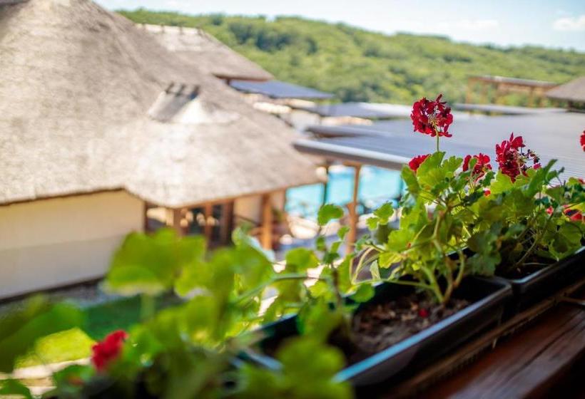 تختخواب و صبحانه Woodland Resort