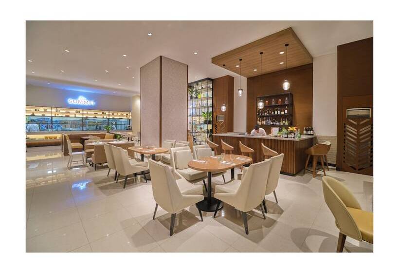 Summit Hotel Greenhills