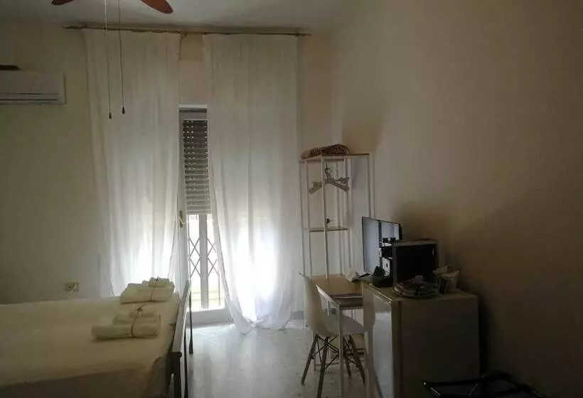 پانسیون Gatto Bianco Picone 19