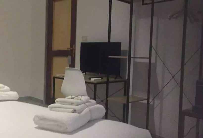 پانسیون Gatto Bianco Picone 19