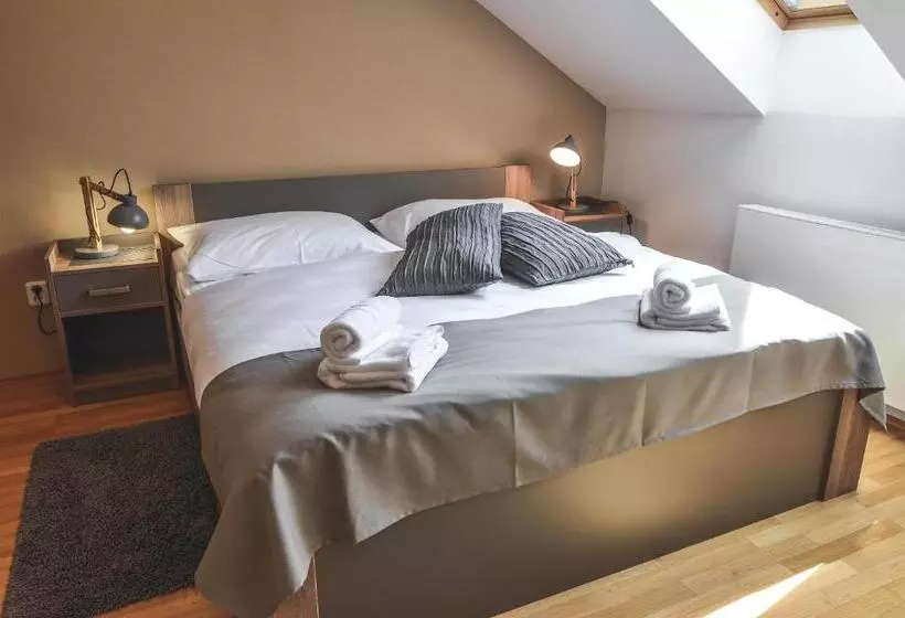 Majatalo Penzion Pod Radnicí