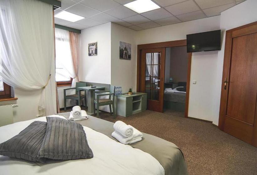 펜션 Penzion Pod Radnicí