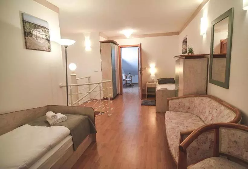 Majatalo Penzion Pod Radnicí