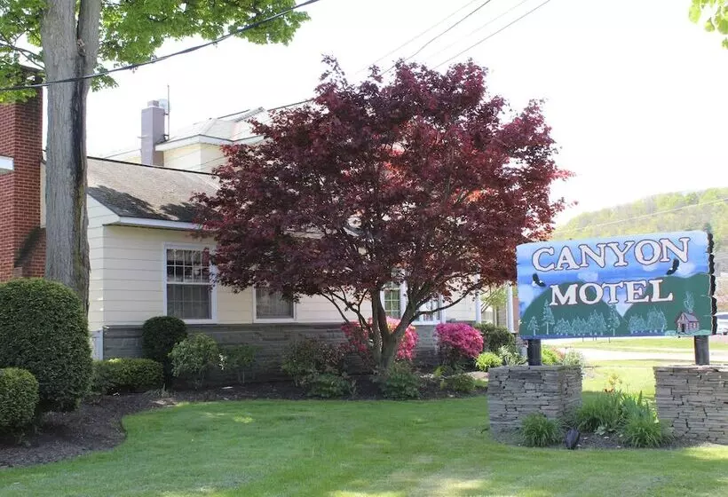 Canyon Motel
