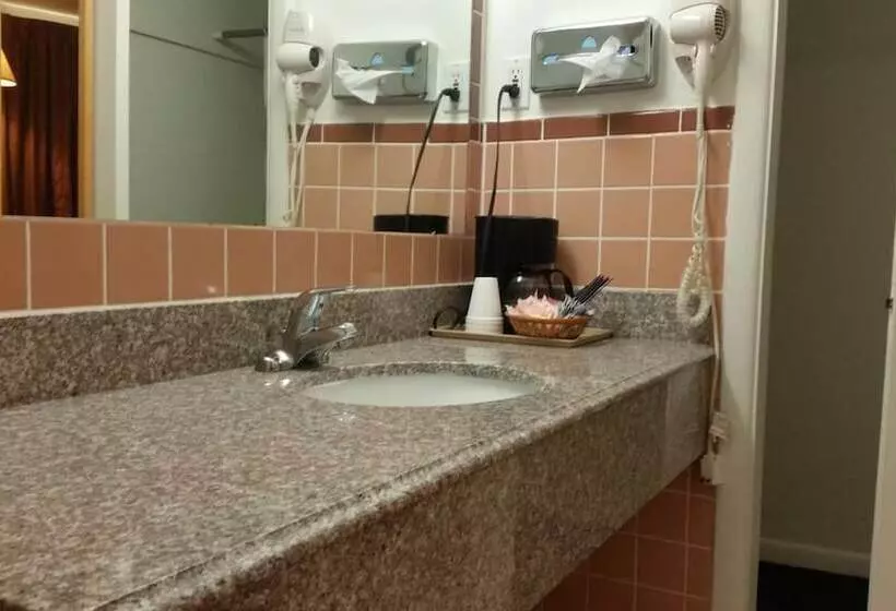 Отель American Inn Of Liberal