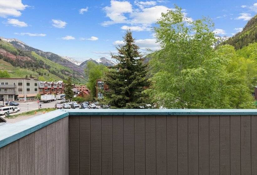 فندق Camels Garden