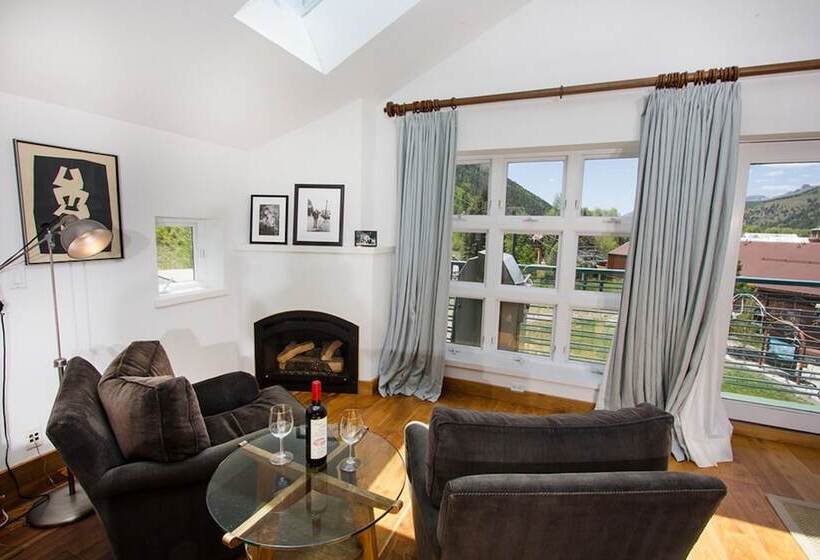 فندق Camels Garden