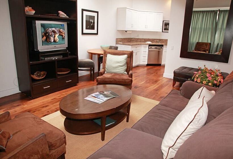 فندق Camels Garden