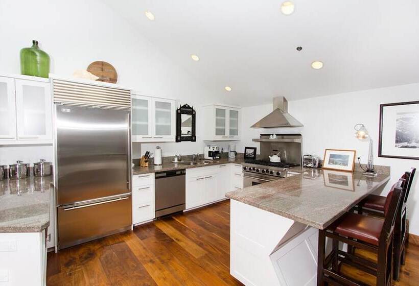 فندق Camels Garden