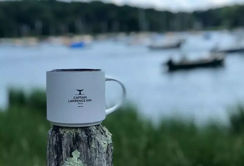 هتل Captain Lawrence Inn