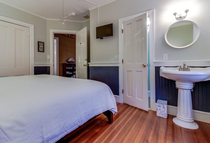 酒店 Captain Lawrence Inn