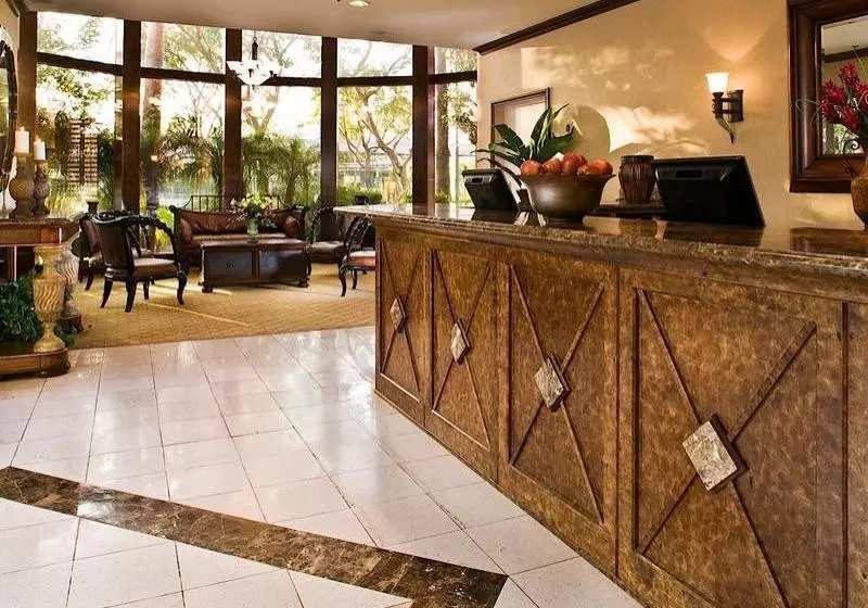 ホテル Carousel Inn & Suites