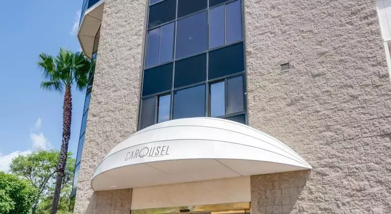 ホテル Carousel Inn & Suites