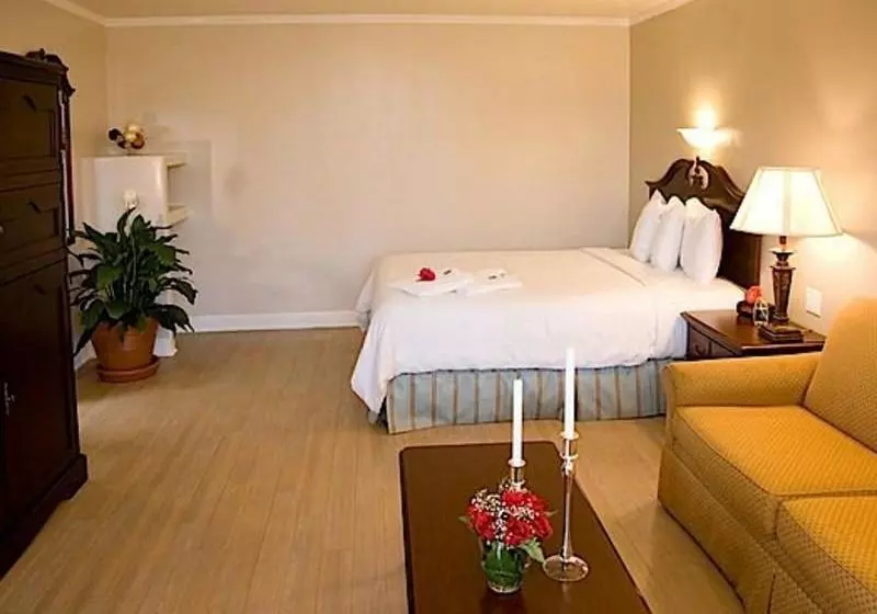 ホテル Carousel Inn & Suites