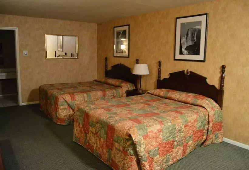 Отель Cedar Lodge