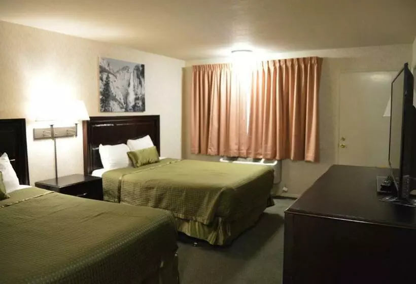 Отель Cedar Lodge