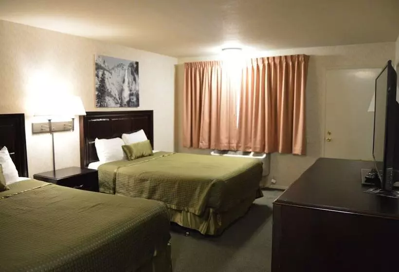 Отель Cedar Lodge