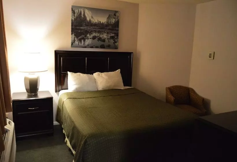 Отель Cedar Lodge