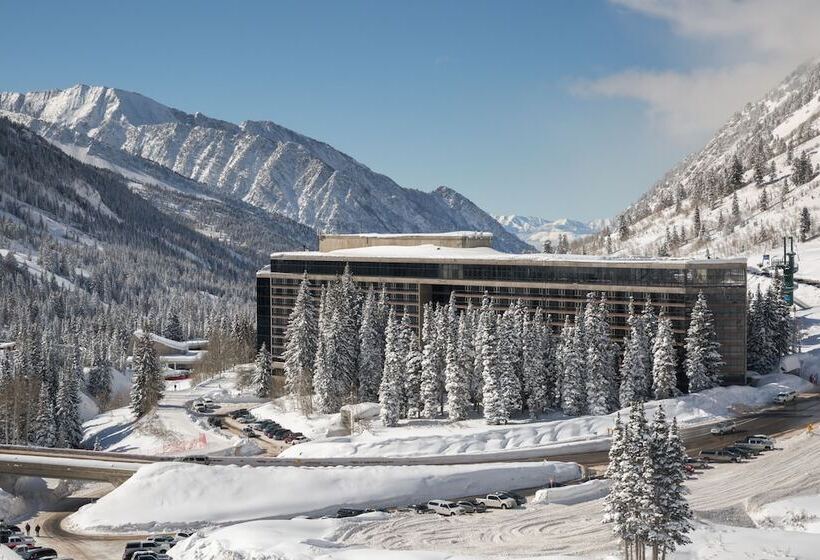 هتل Cliff Lodge And Spa