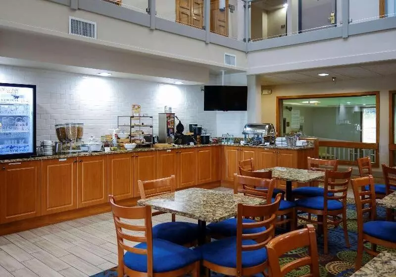 ホテル Country Inn & Suites By Radisson, Mishawaka, In