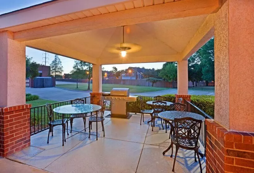 ホテル Sonesta Simply Suites Arlington