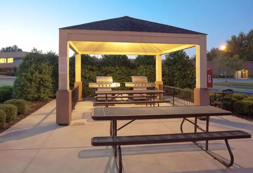 호텔 Sonesta Simply Suites Huntsville Research Park