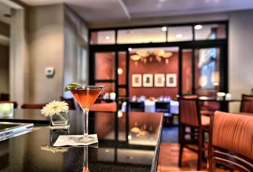 ホテル The Centennial