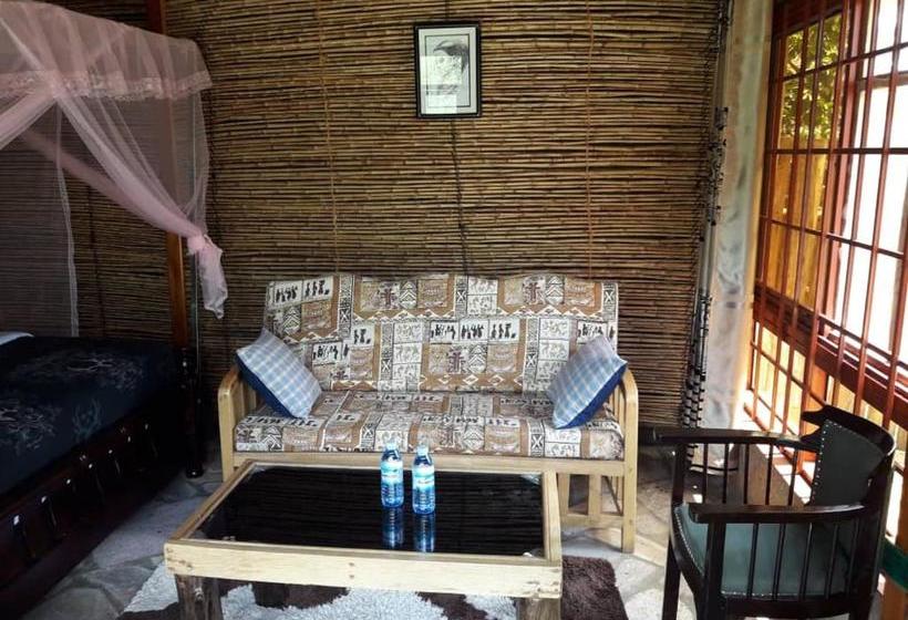 هتل Nyasi Eco Resort Kajjansi