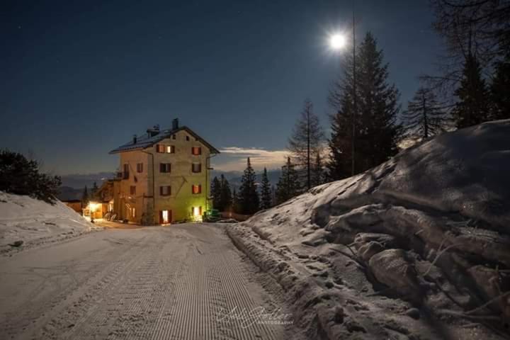 Отель Rifugio Dosso Larici