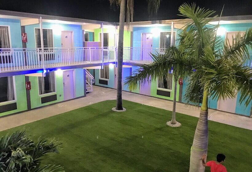 Мотель Tropical Inn & Suites, Downtown Clearwater