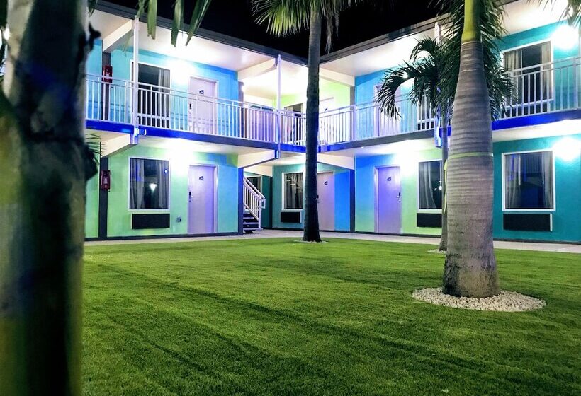 Мотель Tropical Inn & Suites, Downtown Clearwater