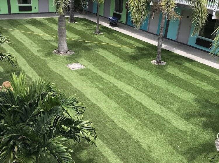 Мотель Tropical Inn & Suites, Downtown Clearwater