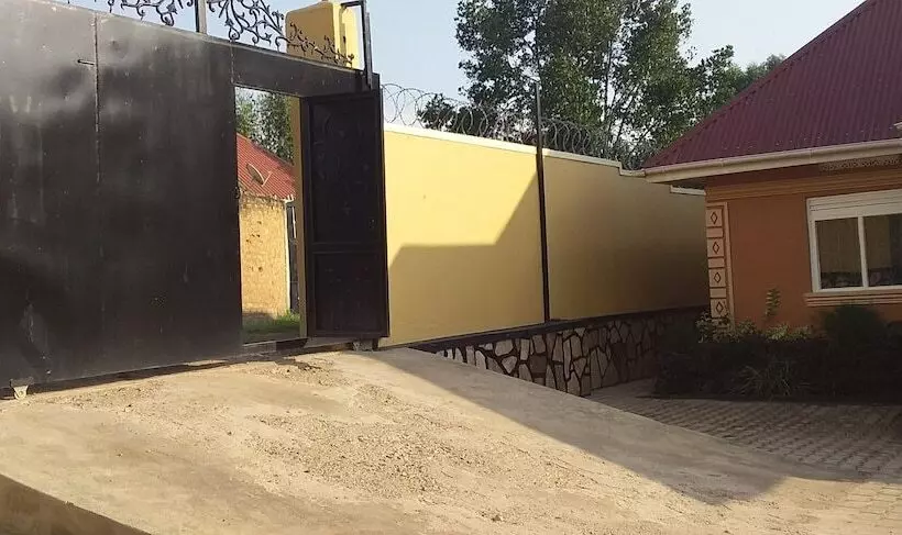 پانسیون Rainbow Courts