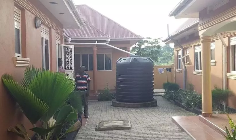 پانسیون Rainbow Courts