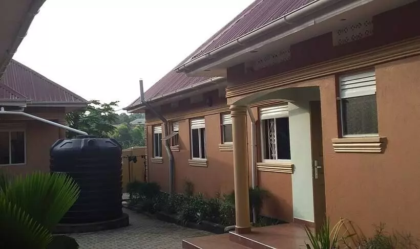 پانسیون Rainbow Courts