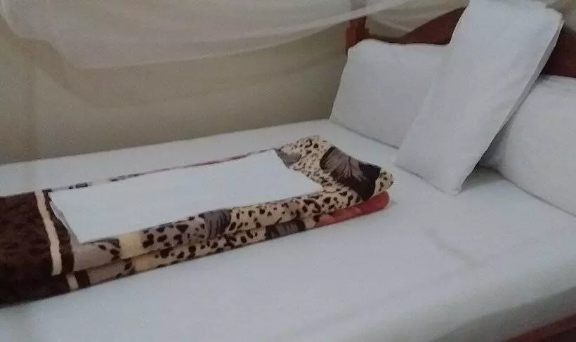 پانسیون Rainbow Courts