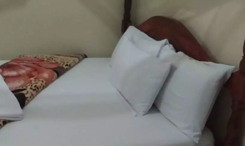 پانسیون Rainbow Courts