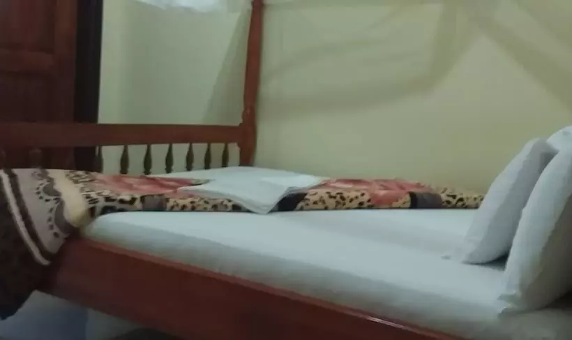 پانسیون Rainbow Courts