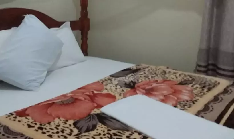 پانسیون Rainbow Courts