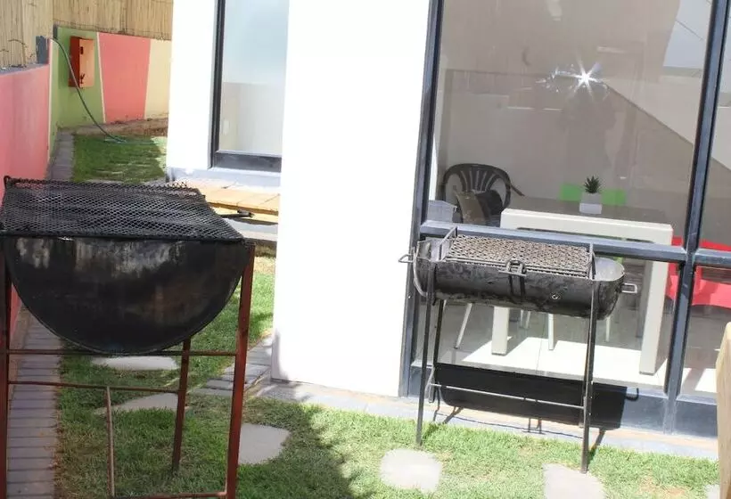 تختخواب و صبحانه Tate Village