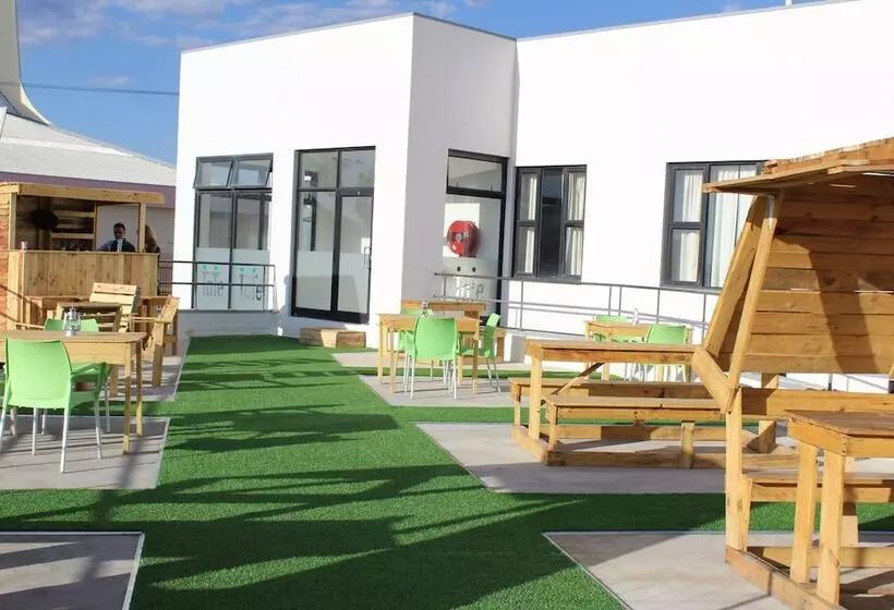 تختخواب و صبحانه Tate Village