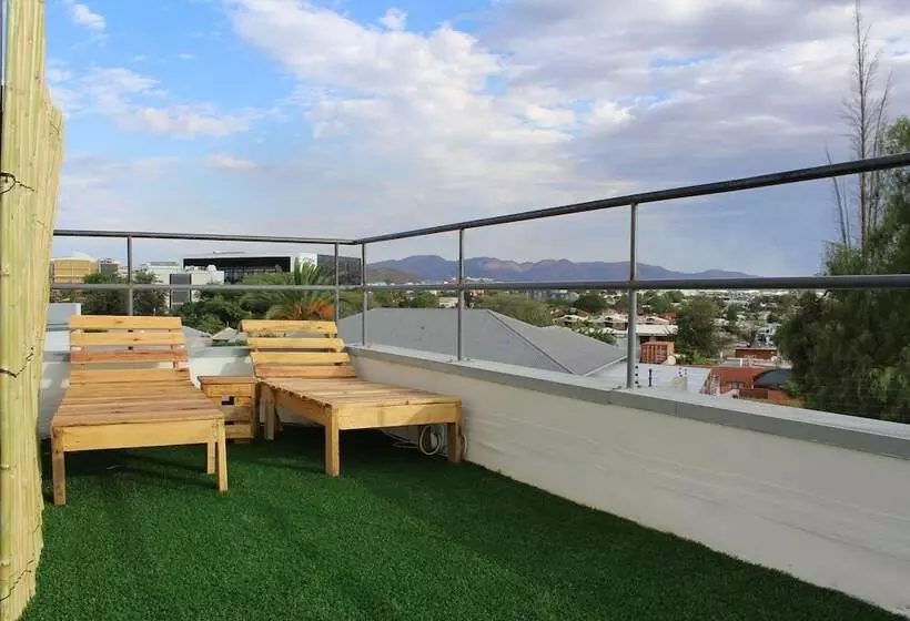 تختخواب و صبحانه Tate Village