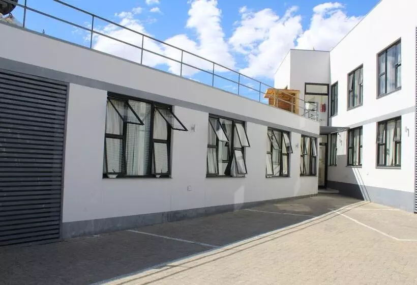 تختخواب و صبحانه Tate Village