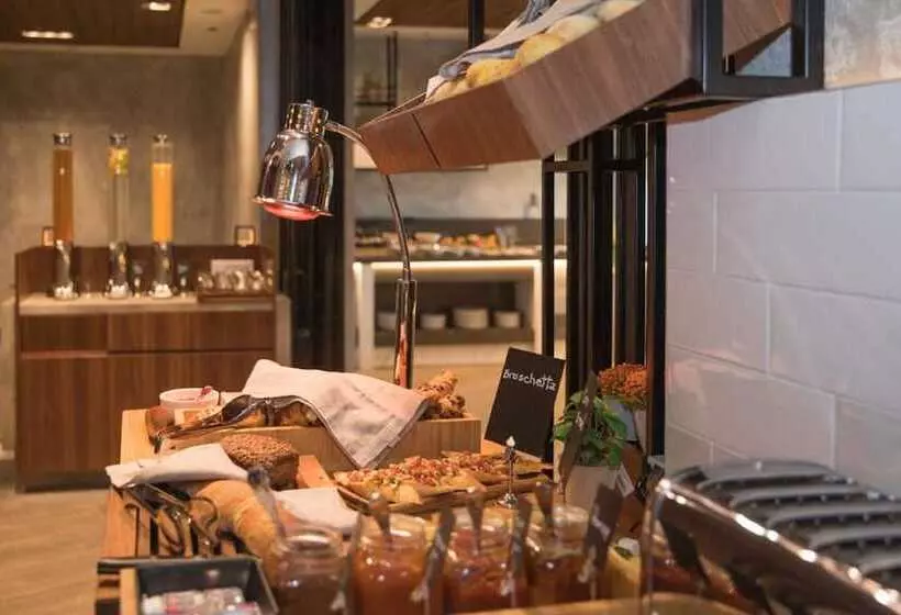 Hotelli Bosmal Arjaan By Rotana