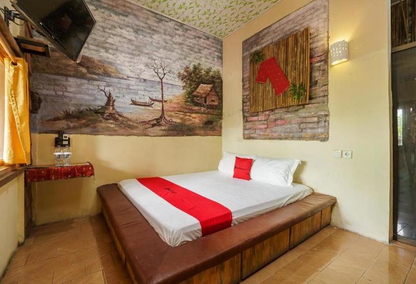 פנסיון Reddoorz Syariah @ Jalan Arteri Kualanamu Medan