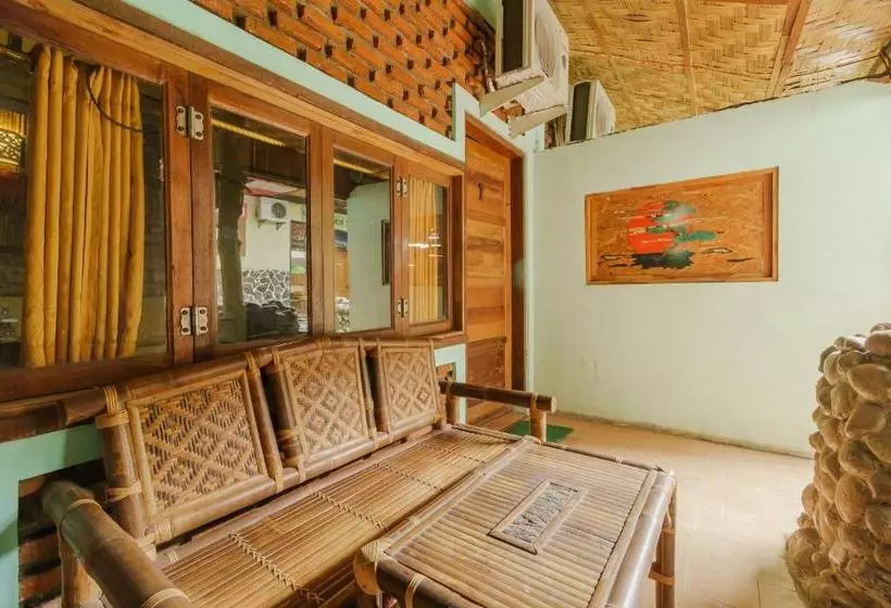 پانسیون Reddoorz Syariah @ Jalan Arteri Kualanamu Medan